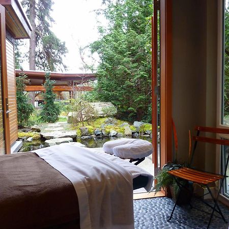 Pointhouse Suites On Sargeant Bay Halfmoon Bay Exteriör bild