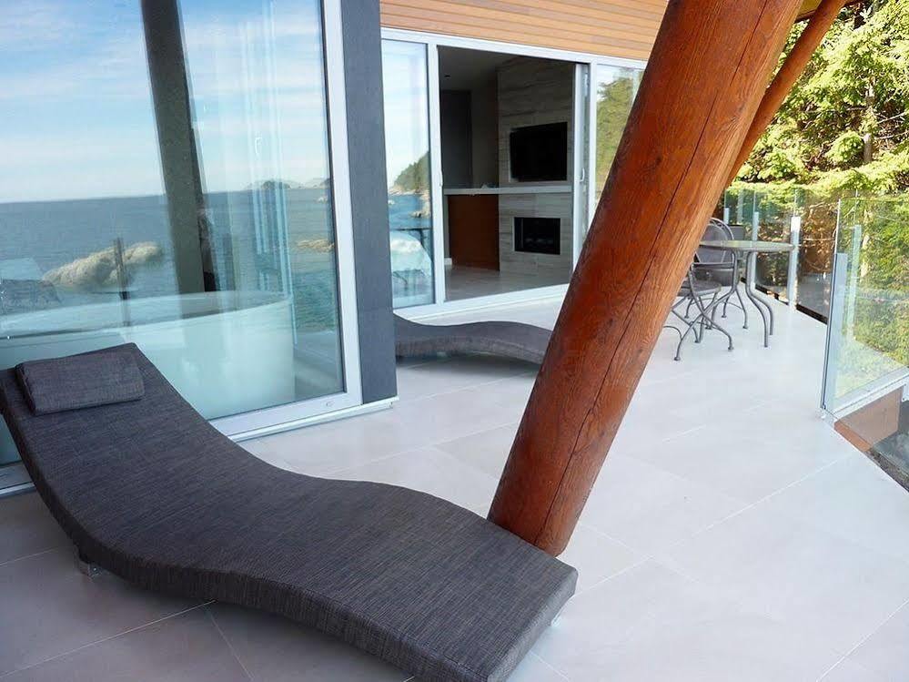 Pointhouse Suites On Sargeant Bay Halfmoon Bay Exteriör bild