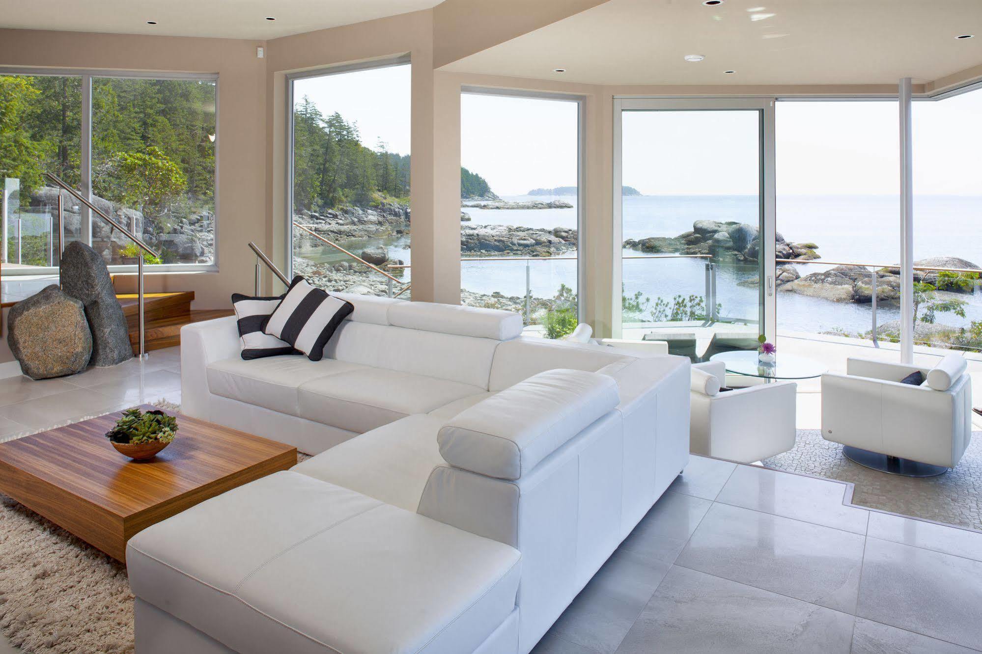 Pointhouse Suites On Sargeant Bay Halfmoon Bay Exteriör bild